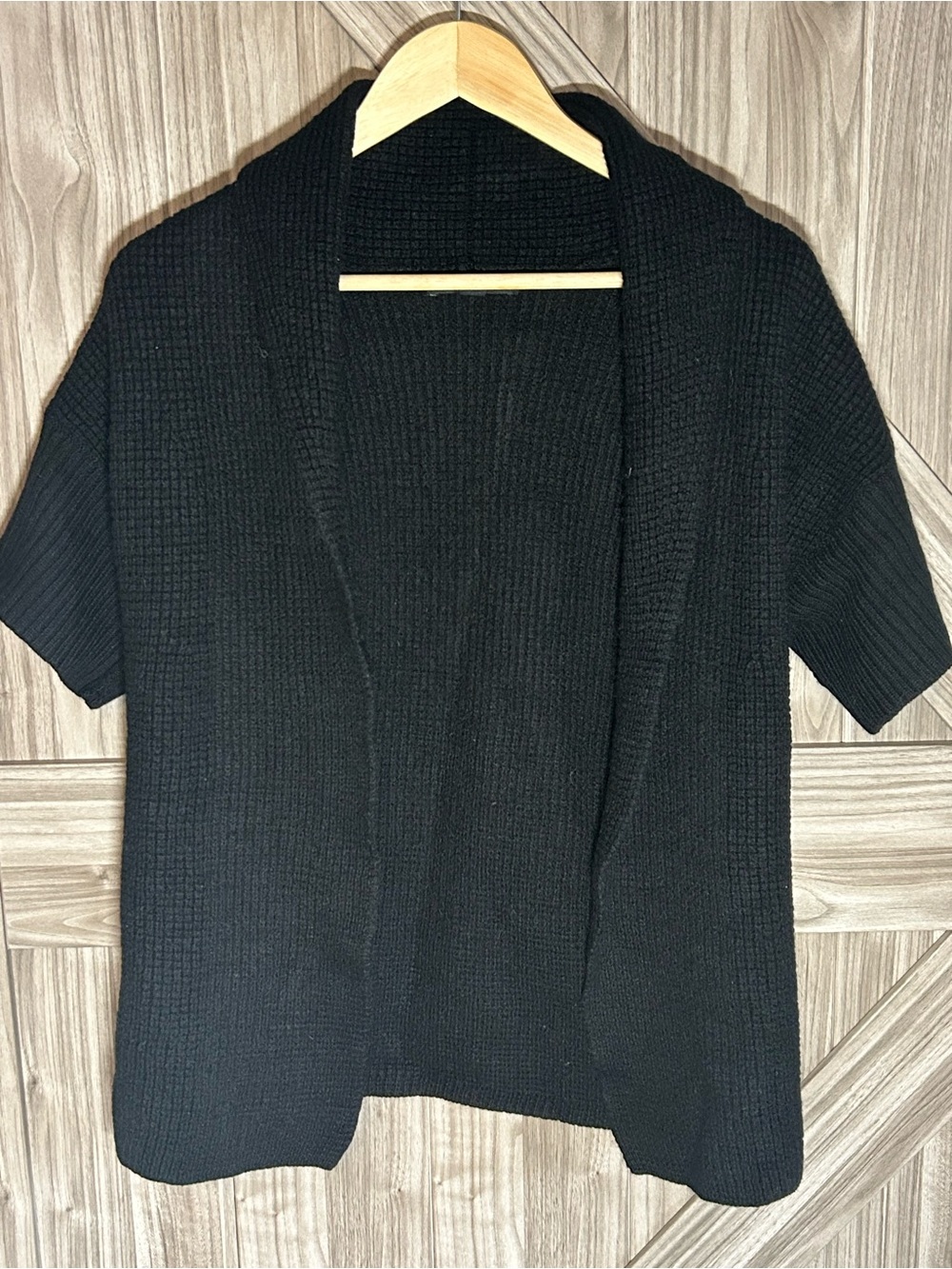 Banana Republic 100% Wool Black Waffle Knit Short Sleeve Cardigan Shrug -Size XS